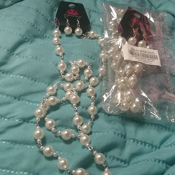 Necklaces - Picture 5 of 7